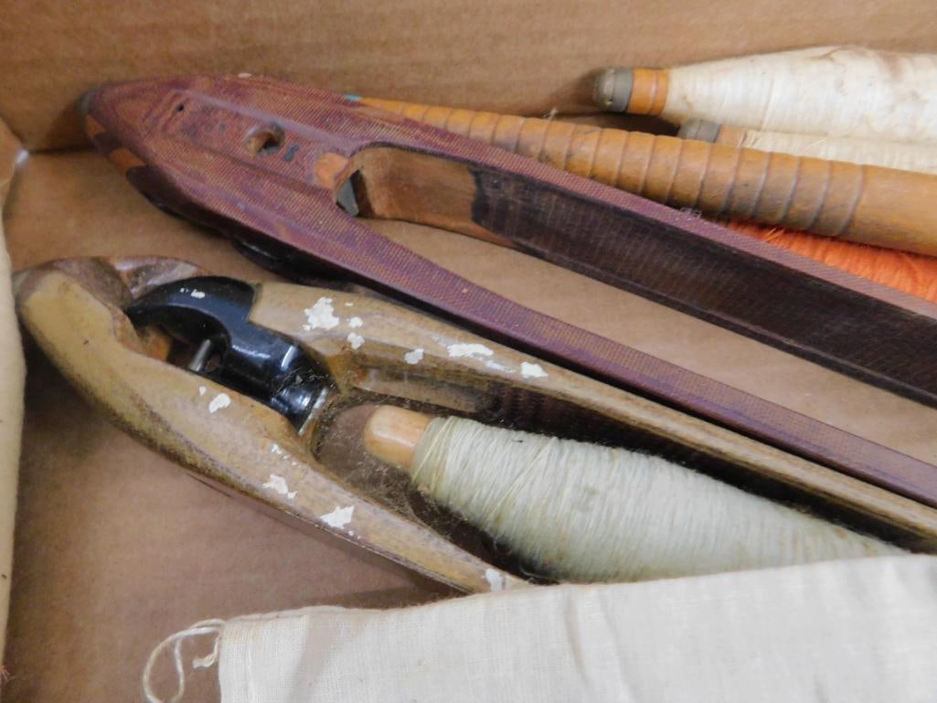 Vintage Spools and Loom Shuttles - 4