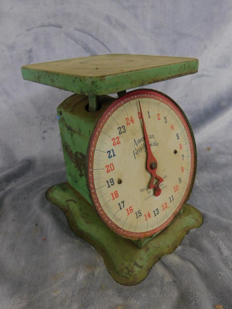 Vintage Metal "American Family Scale" - 25 Pounds By Ounces - 8" x 6" x 8.5" - 10