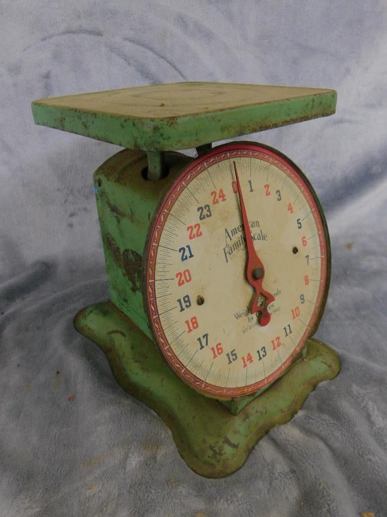 Vintage Metal "American Family Scale" - 25 Pounds By Ounces - 8" x 6" x 8.5" - 11