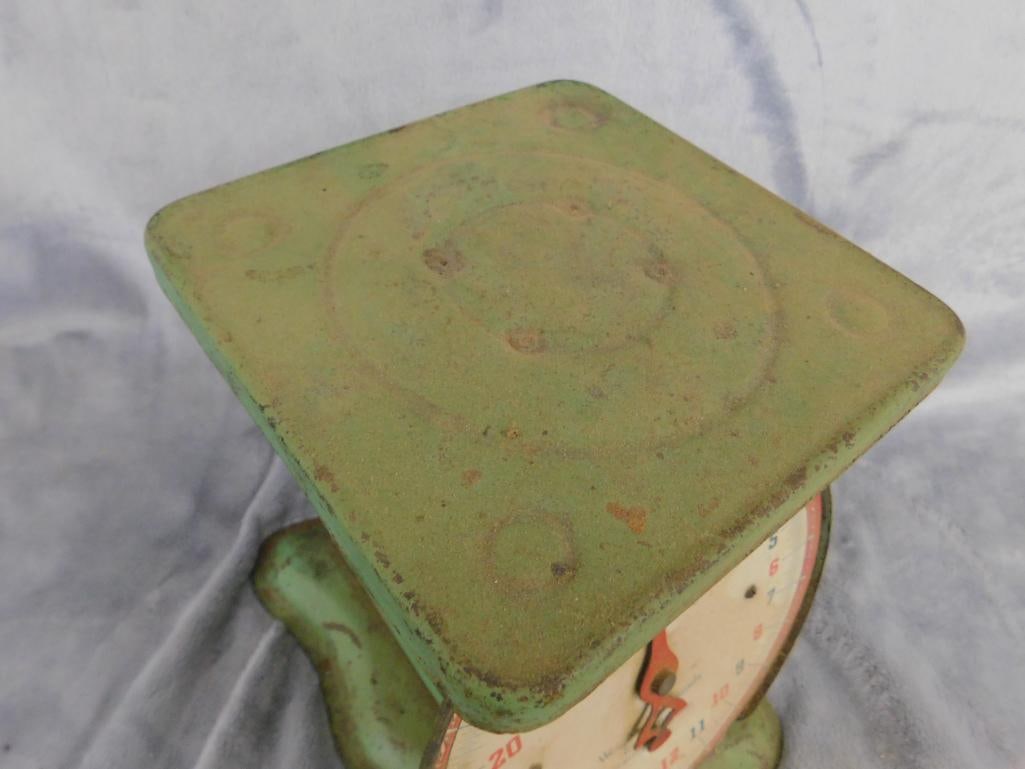 Vintage Metal "American Family Scale" - 25 Pounds By Ounces - 8" x 6" x 8.5" - 2