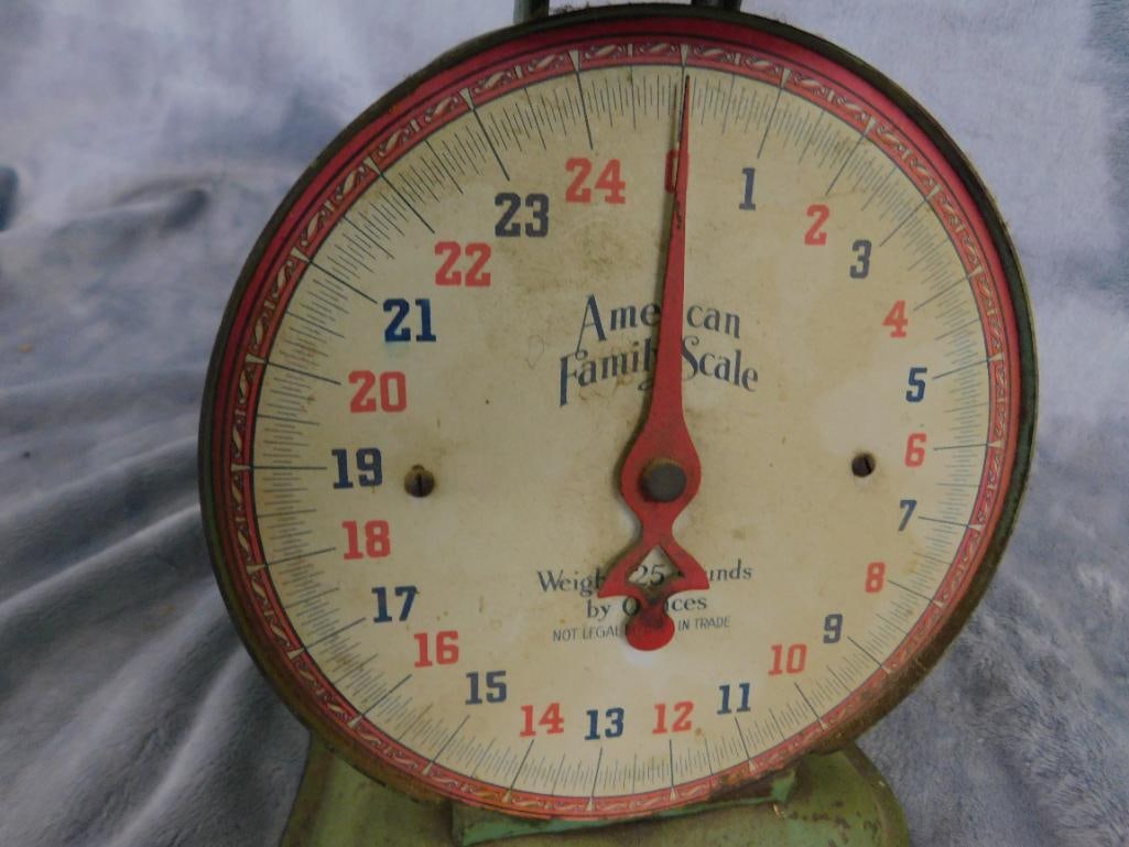 Vintage Metal "American Family Scale" - 25 Pounds By Ounces - 8" x 6" x 8.5" - 3