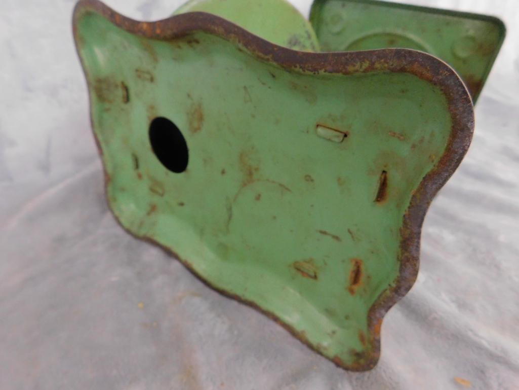 Vintage Metal "American Family Scale" - 25 Pounds By Ounces - 8" x 6" x 8.5" - 9