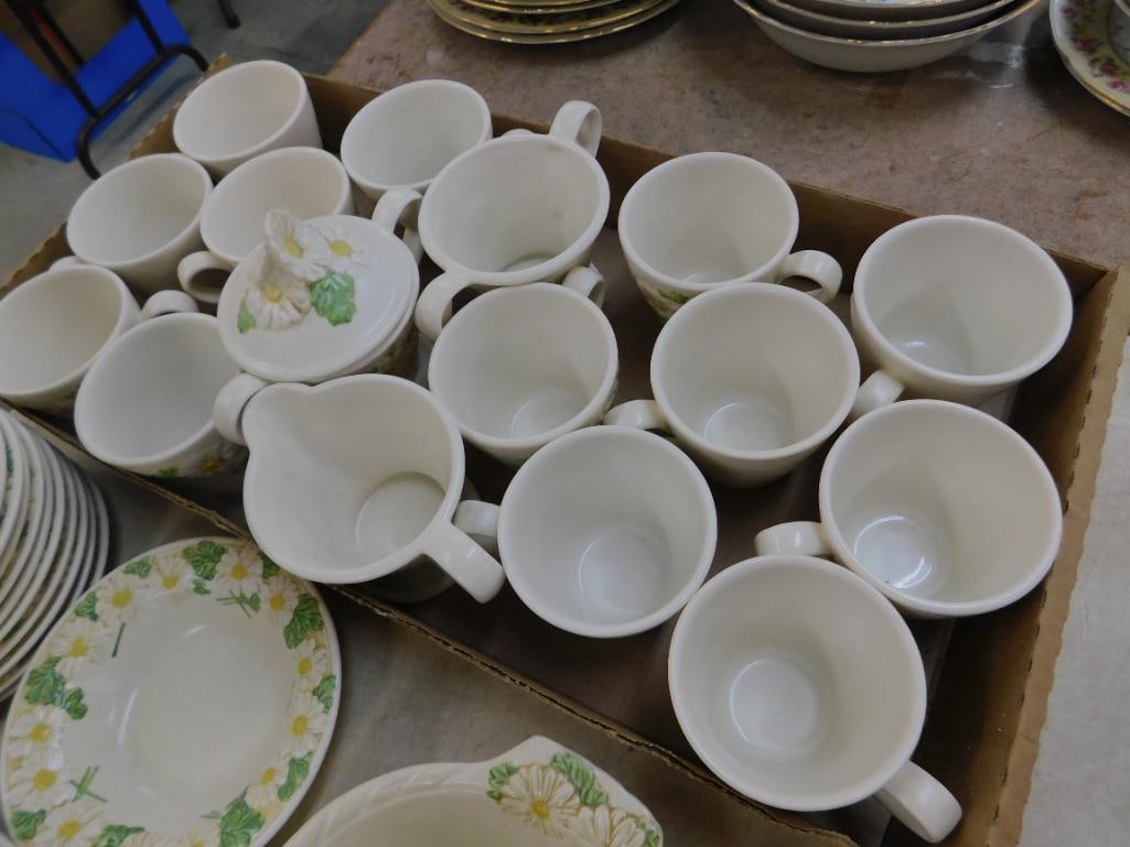 86 Piece Poppytrail China Set - Sculptural Daisy - Couple Pieces Have Chips - 12