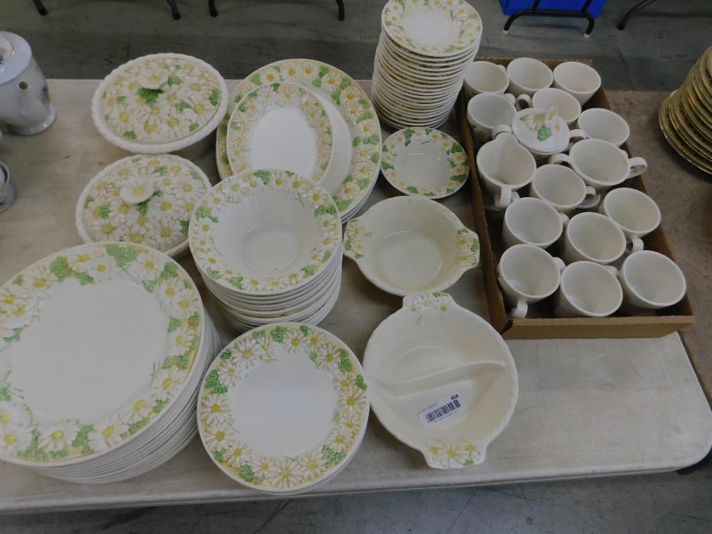86 Piece Poppytrail China Set - Sculptural Daisy - Couple Pieces Have Chips - 13