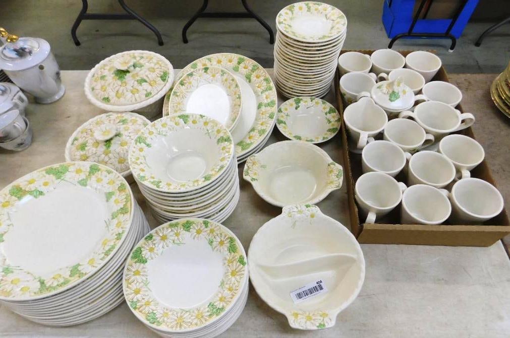 86 Piece Poppytrail China Set - Sculptural Daisy - Couple Pieces Have Chips: See Photos For Condition and Details