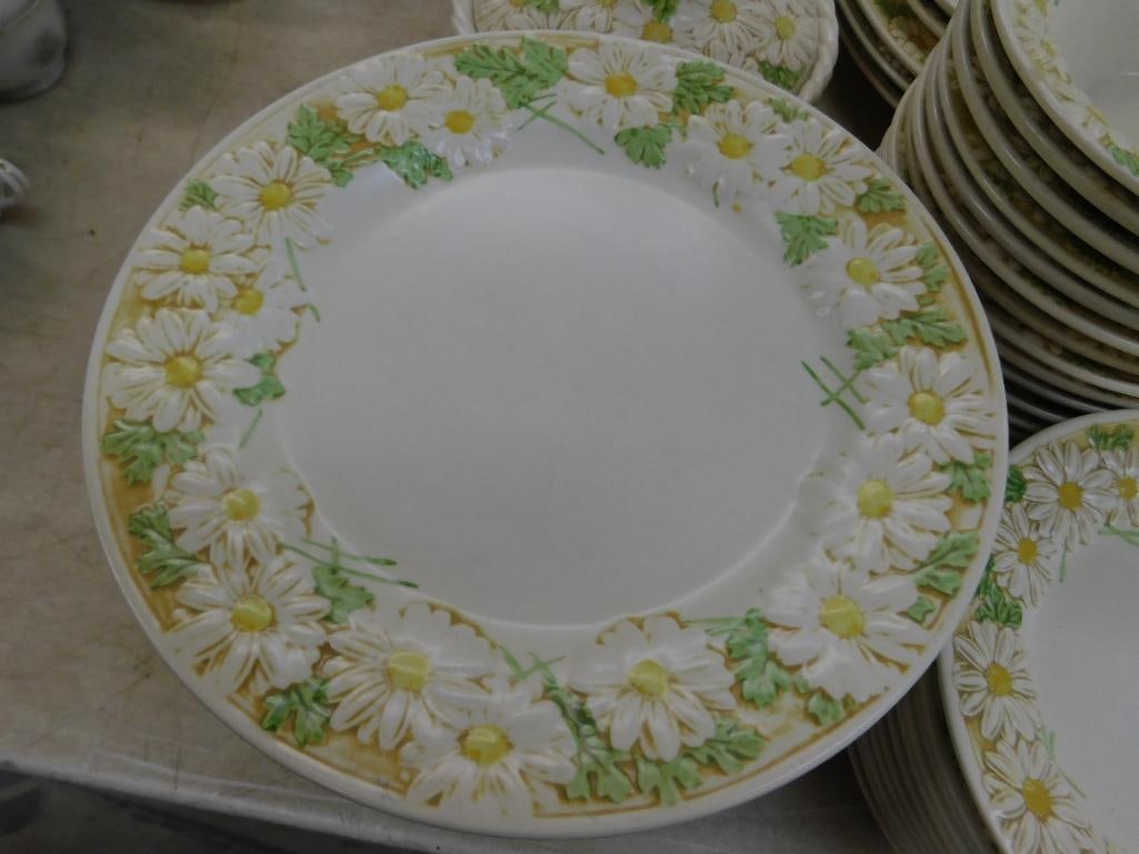 86 Piece Poppytrail China Set - Sculptural Daisy - Couple Pieces Have Chips - 2