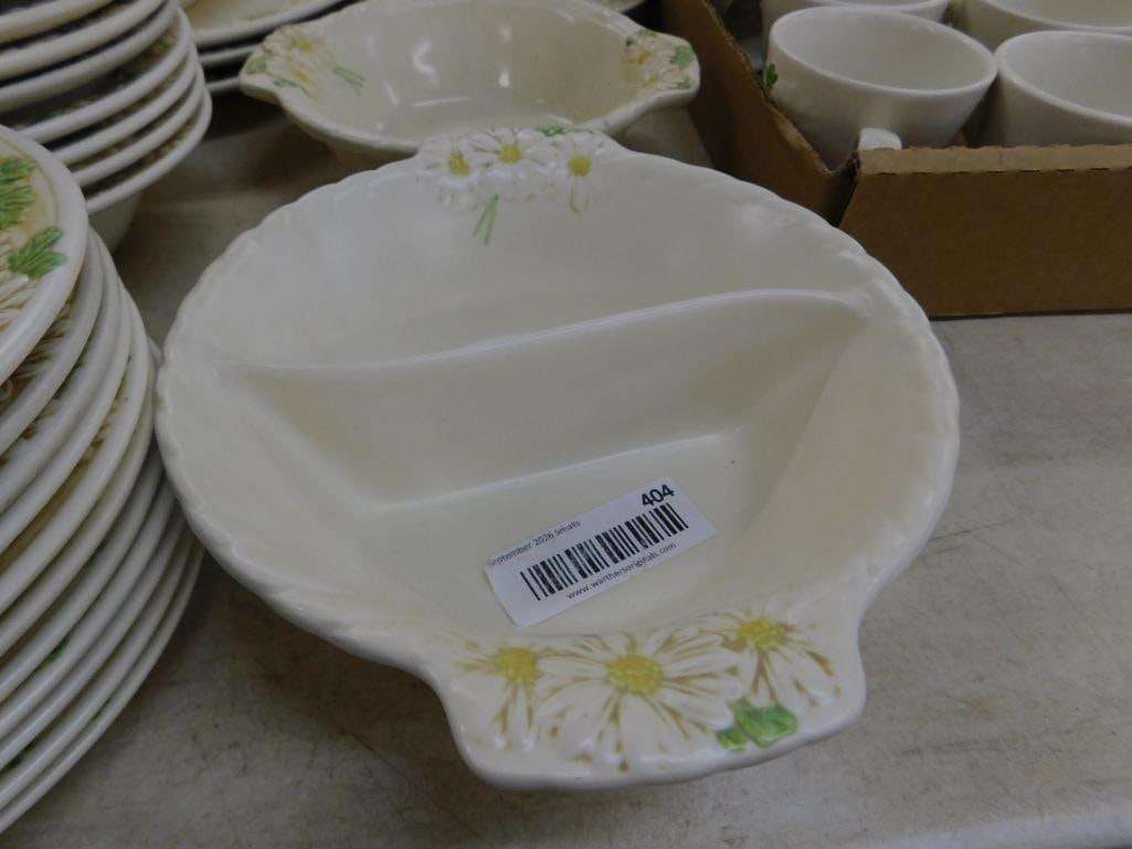 86 Piece Poppytrail China Set - Sculptural Daisy - Couple Pieces Have Chips - 8