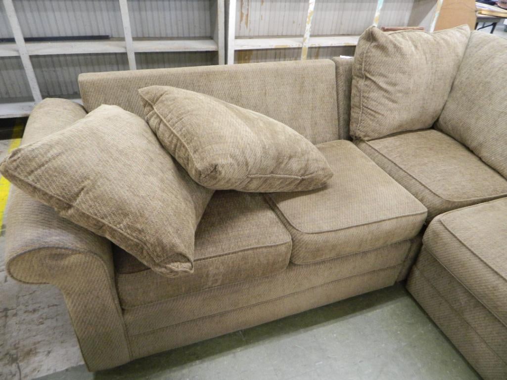 Hickory Hill 5 Piece Sectional Couch with Chase - 32" x 142" and 32" x 96" - Depth is 38" - 5