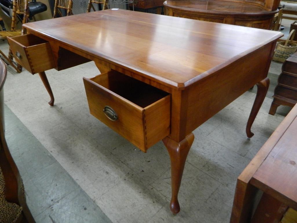 Executive Desk - 2 Drawers - 30.5" x 64" x 36" - 2