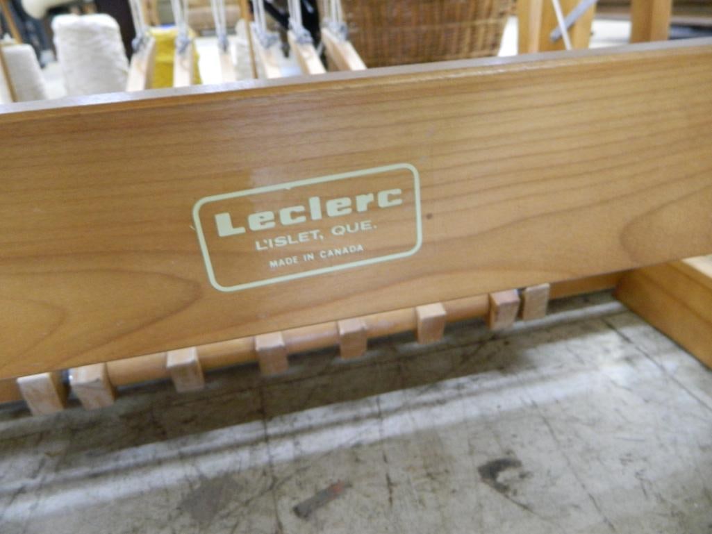 Nilus Leclerc Loom and Accessories - Canada - 43.5" x 43" x 25" Closed - 3