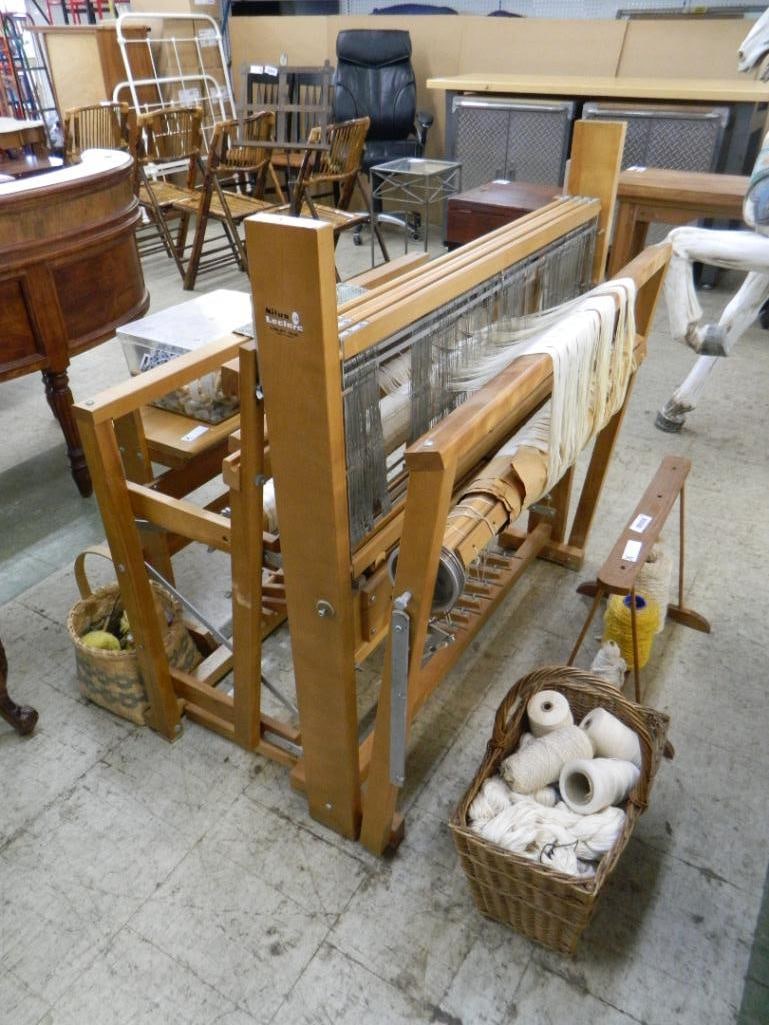 Nilus Leclerc Loom and Accessories - Canada - 43.5" x 43" x 25" Closed - 7