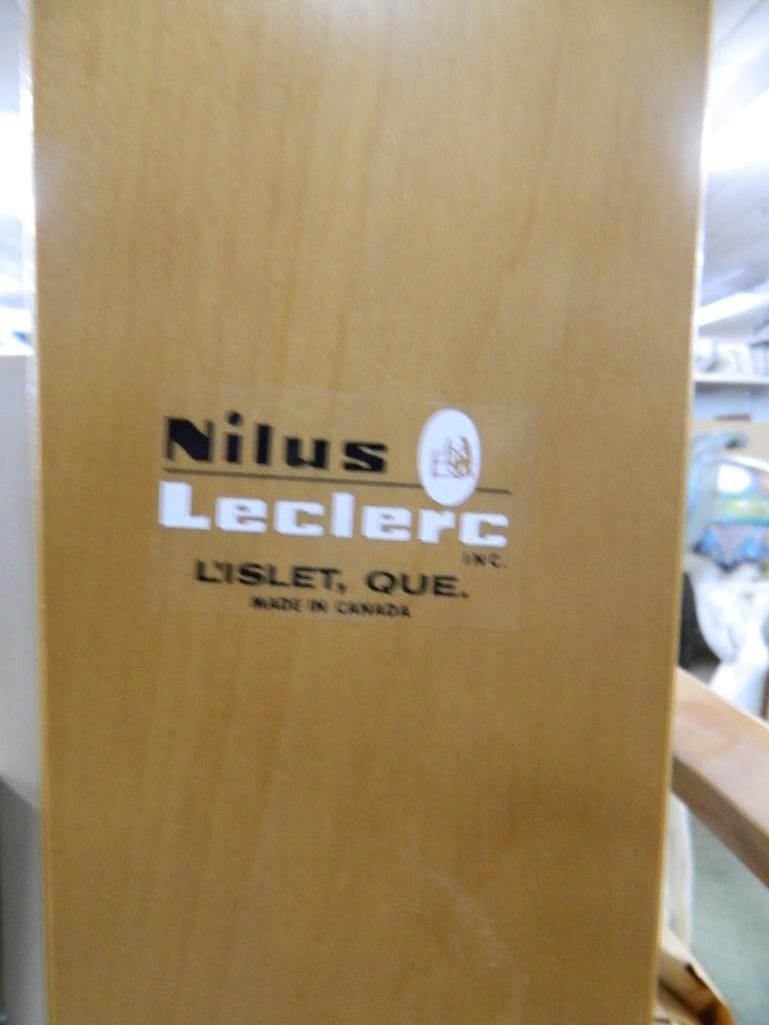 Nilus Leclerc Loom and Accessories - Canada - 43.5" x 43" x 25" Closed - 8