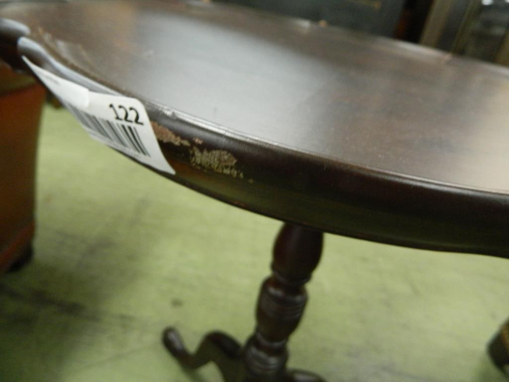 Scalloped Edge Tilt Top Table - 26" x 24" x 24" - 4