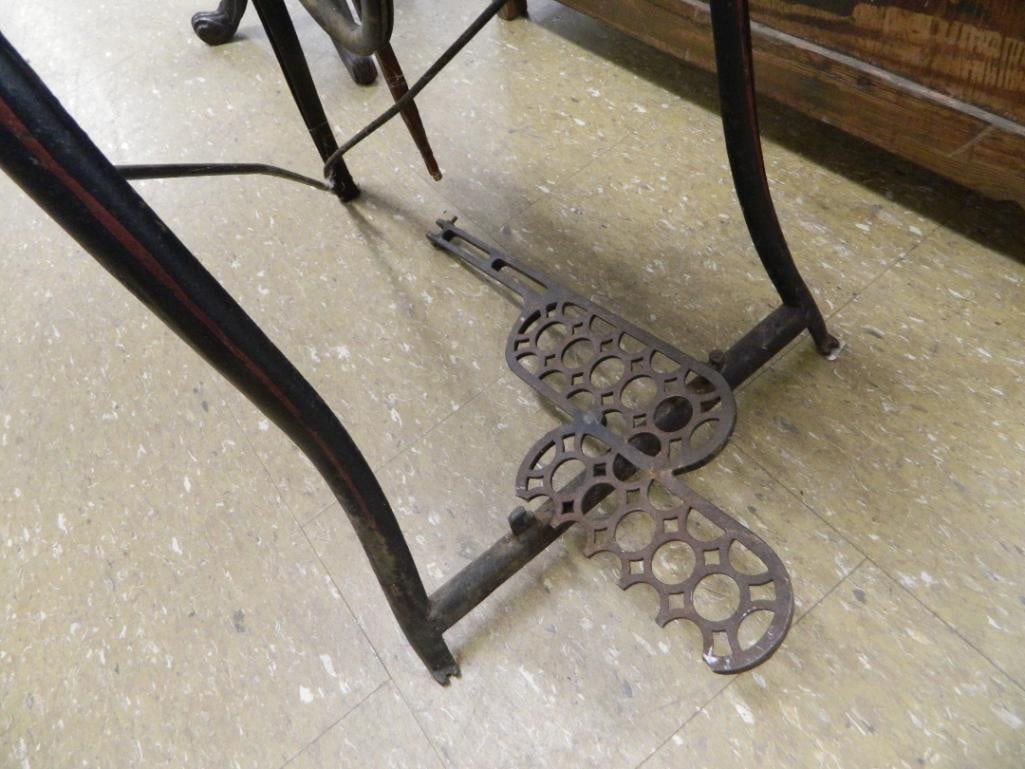Vintage Pedal Scroll Saw - 36" x 24.5" x 14" - 3