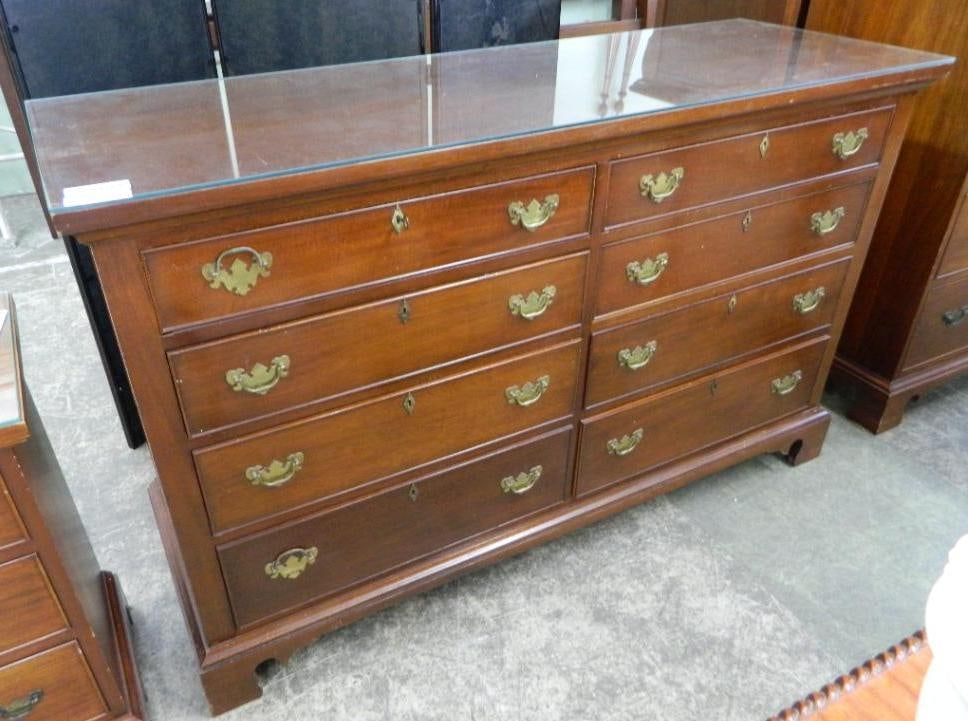 Craftique Mahogany 8 Drawer Long Dresser with key - 35.5" x 58" x 20": See Photos For Condition and Details