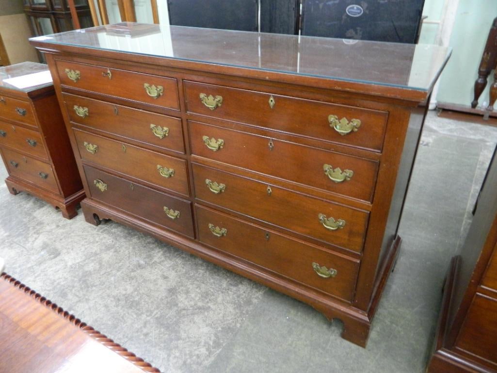 Craftique Mahogany 8 Drawer Long Dresser with key - 35.5" x 58" x 20" - 2