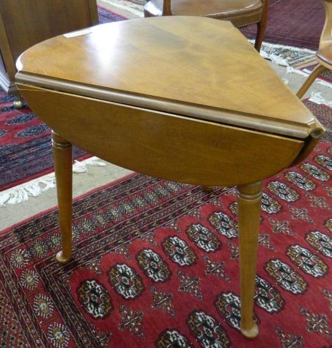 Ethan Allen Clover Top Drop Side Table - 24" x 26" x 28" (1 of 6)