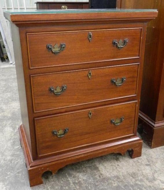 Craftique Mahogany 3 Drawer Night Stand with key - 27" x 22" x 14": See Photos For Condition and Details