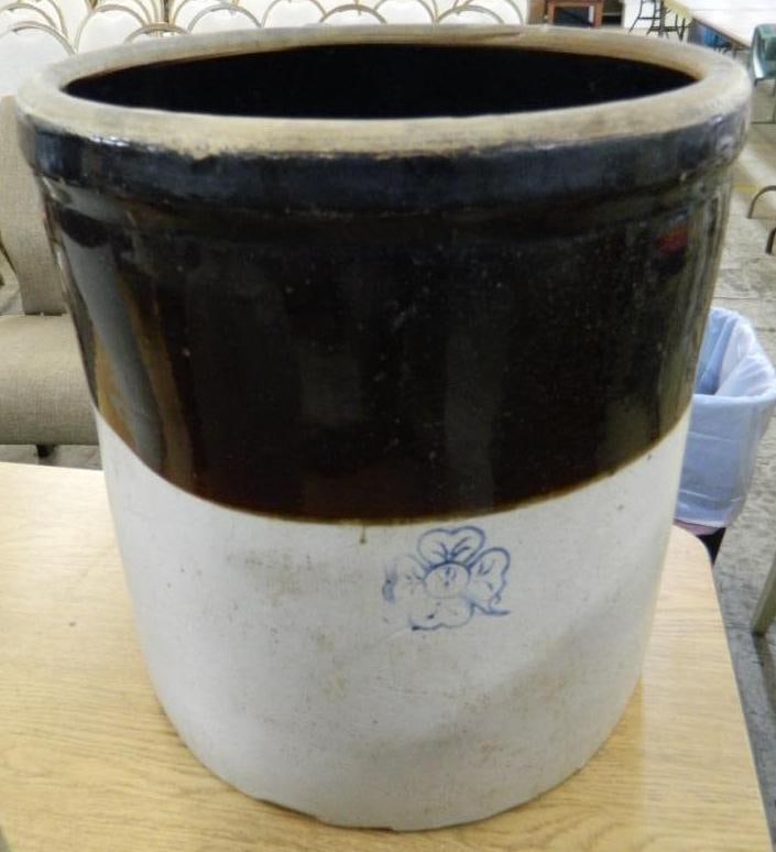 8 Gallon Pottery Crock - Clover Decoration - 15" x 14": See Photos For Condition and Details