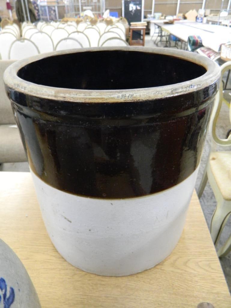 8 Gallon Pottery Crock - Clover Decoration - 15" x 14" - 4