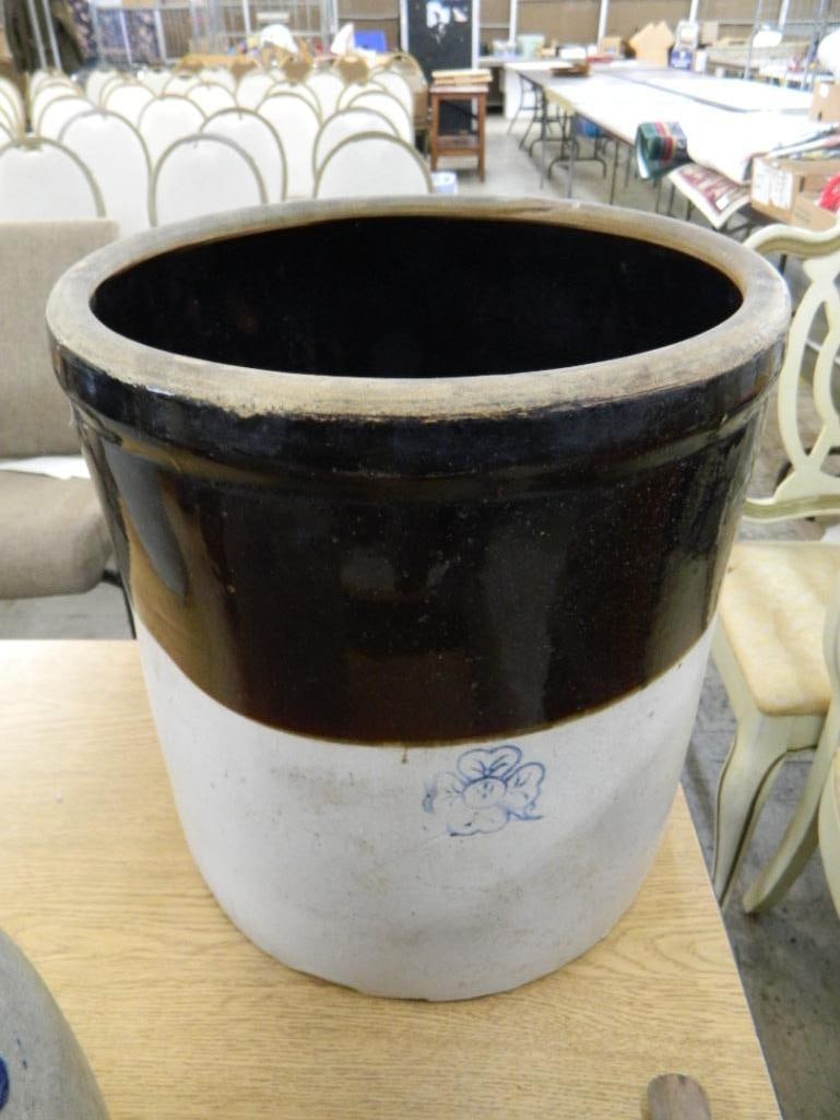 8 Gallon Pottery Crock - Clover Decoration - 15" x 14" - 8