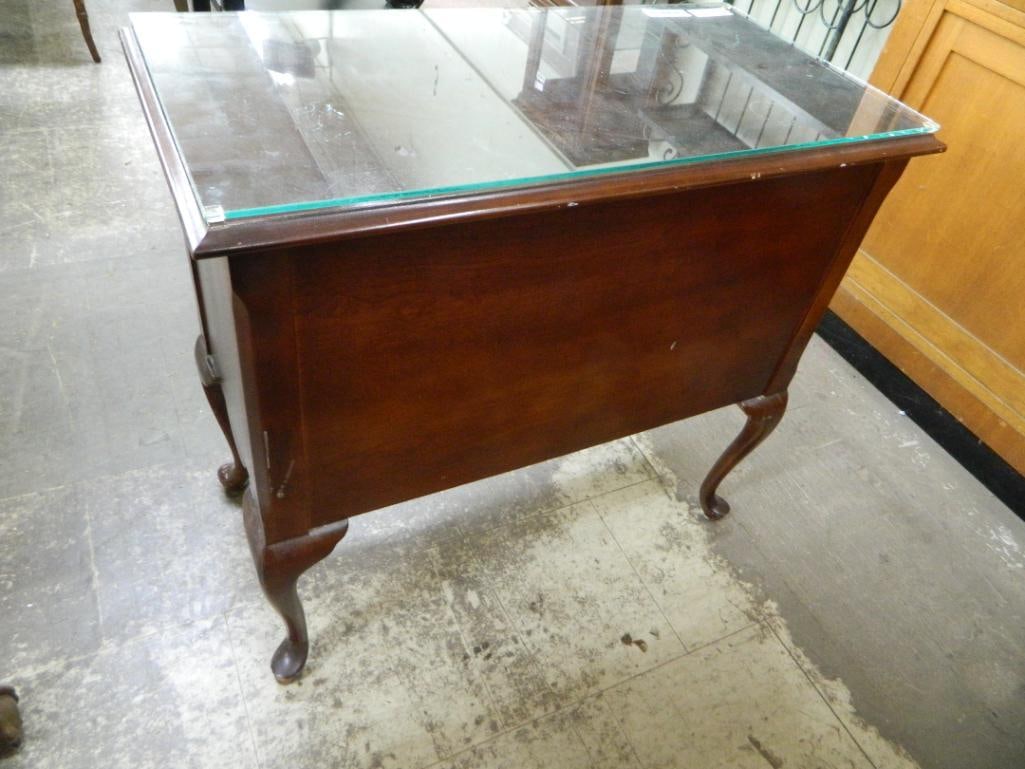 Mahogany 2 Drawer Night Stand - 29" x 32" x 16.5" - 4