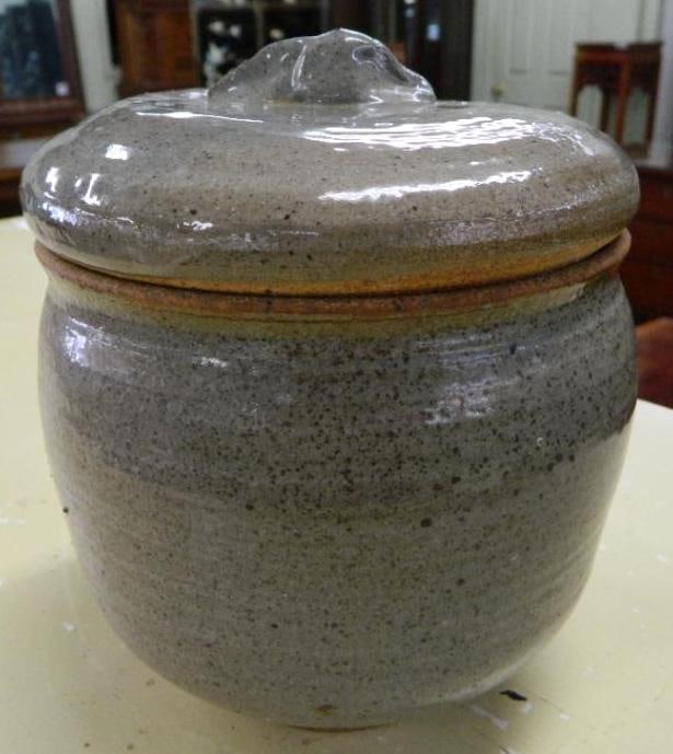 Studio Art Pottery - Lidded Jar - Signed Rob Gentry - 6.5" x 6": See Photos For Condition and Details