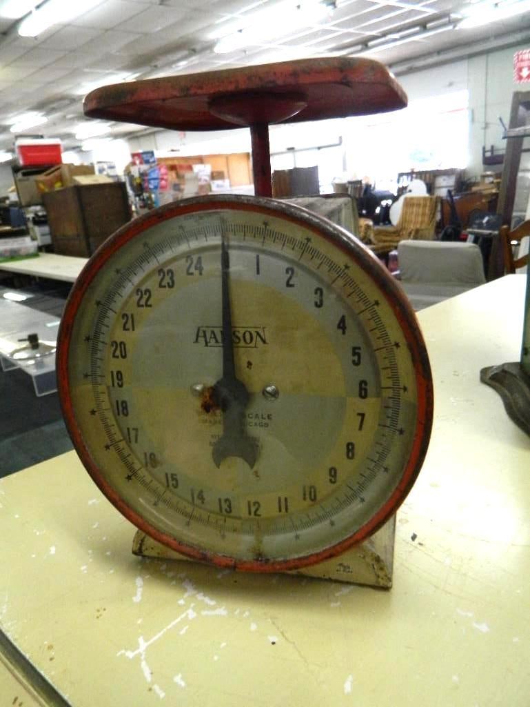 Pair of Vintage Scales - 1 Hanson - 1 Landers Frary and Clark - 2