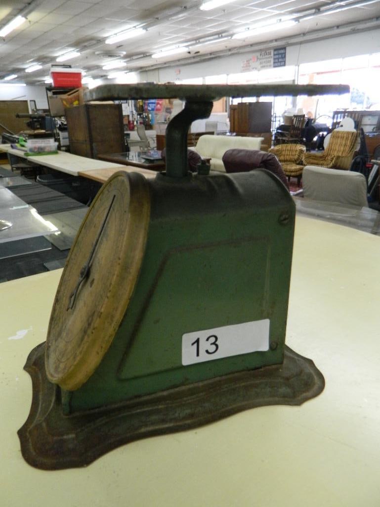Pair of Vintage Scales - 1 Hanson - 1 Landers Frary and Clark - 9