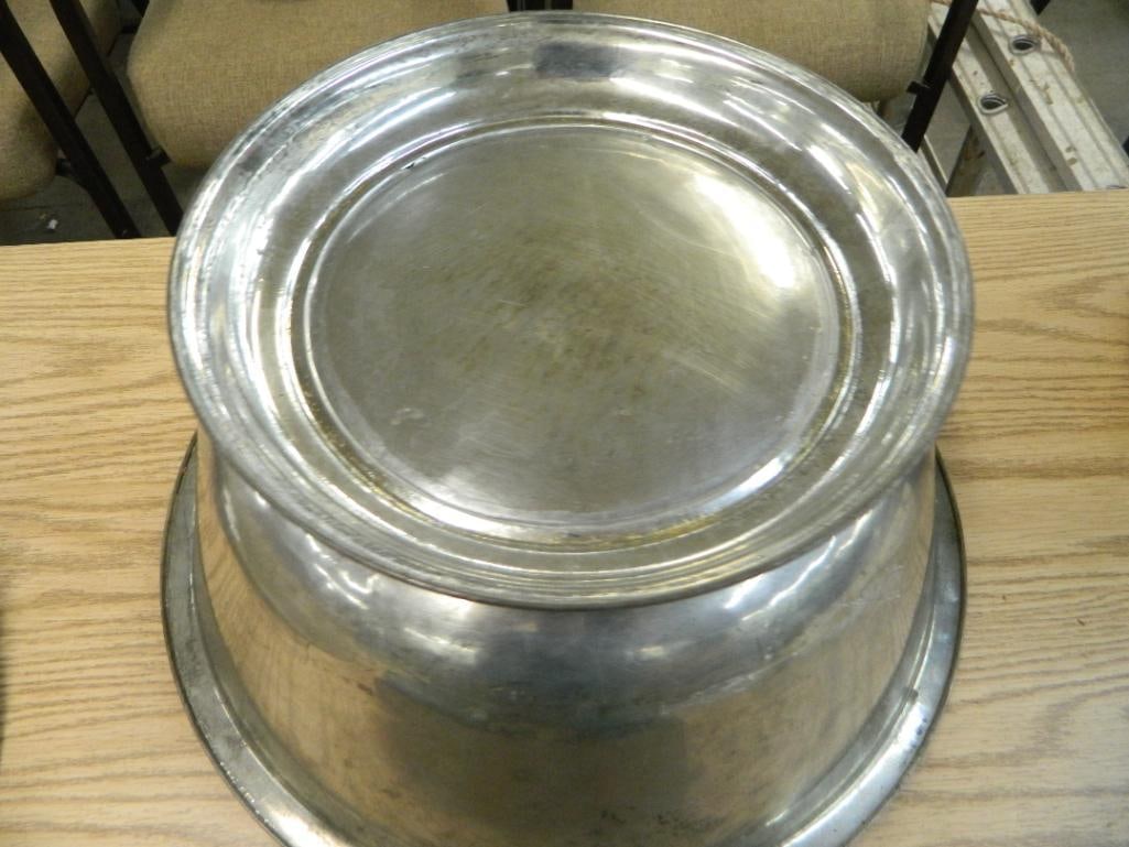 Metal Lidded dough riser Pot - 11" x 19" - 4