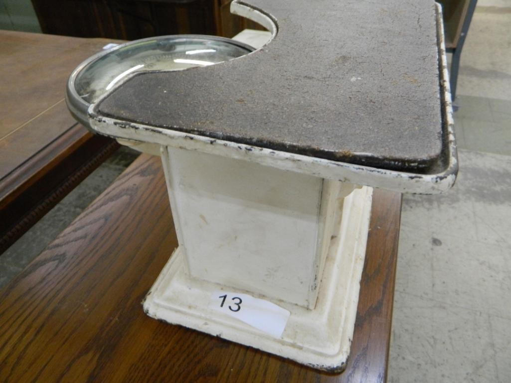 Jacobs Bros. Detecto Scale - 8.5" x 11" x 12" - 7