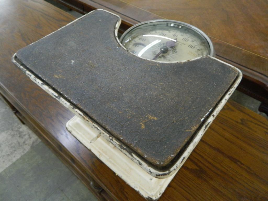 Jacobs Bros. Detecto Scale - 8.5" x 11" x 12" - 9