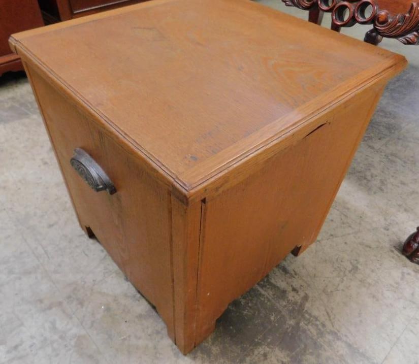 Vintage Wood Potty with Enameled Lidded Chamber Pot - 17" x 16" x 15.5": See Photos For Condition and Details