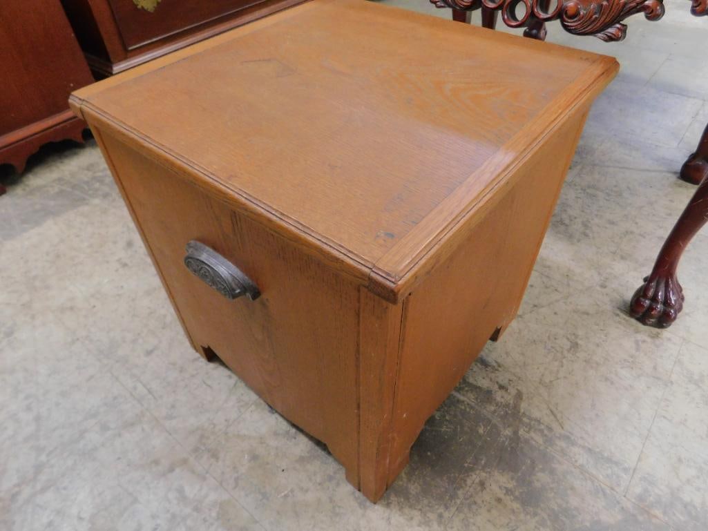 Vintage Wood Potty with Enameled Lidded Chamber Pot - 17" x 16" x 15.5" - 9