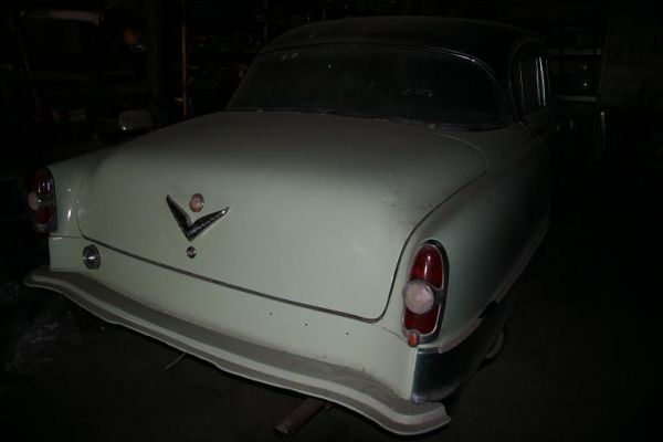 Chrysler 1954 New Yorker w/ Hemi Engine - 2