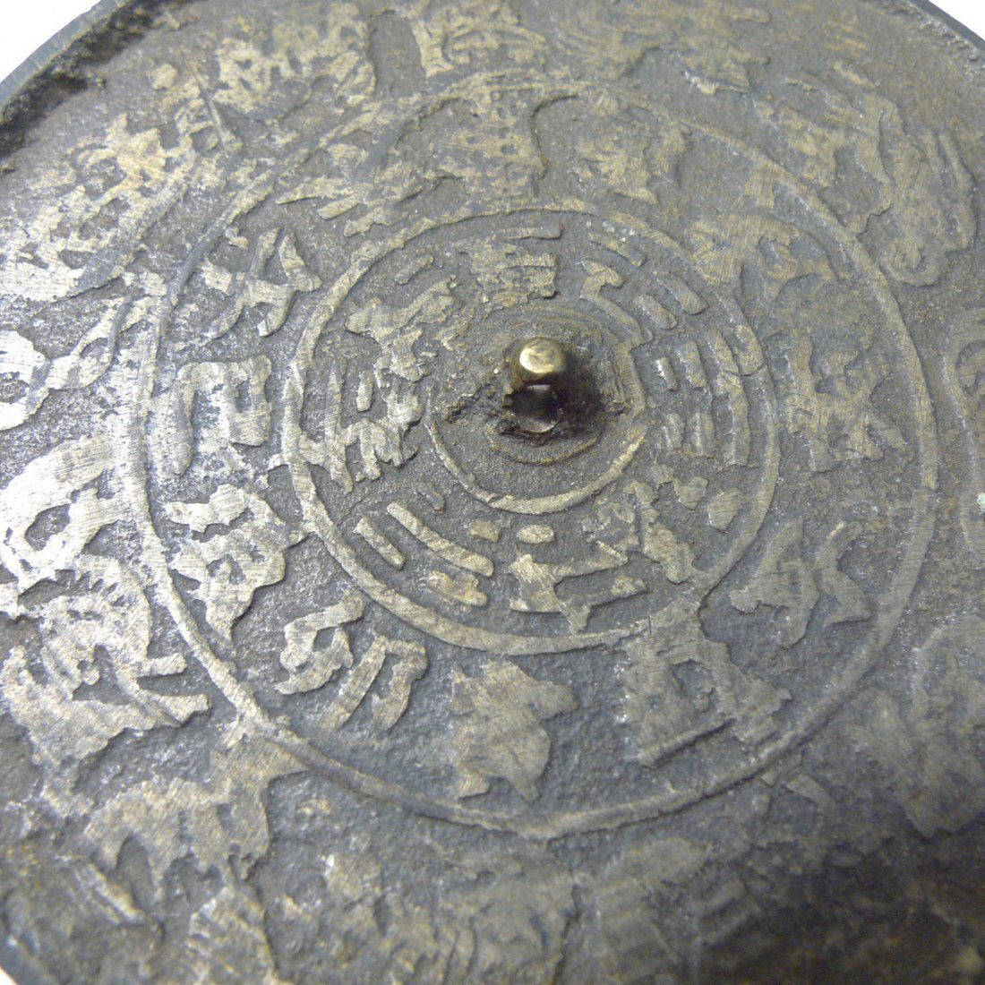 ANTIQUE CHINESE BRONZE MIRROR - MING DYNASTY (1 of 1)