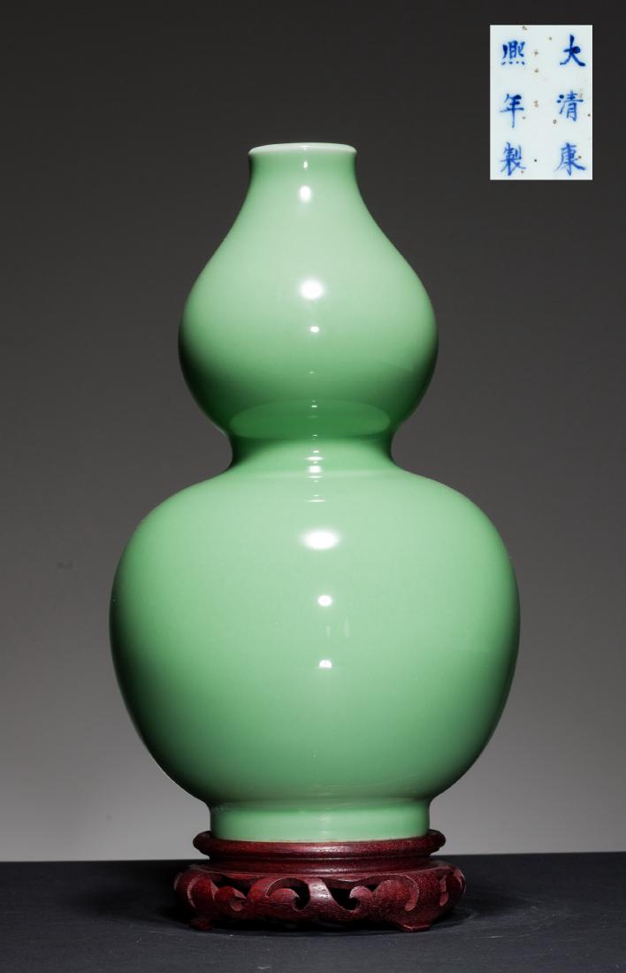 18th Kangxi period Green Glazed Double Gourd Vase (1 of 6)