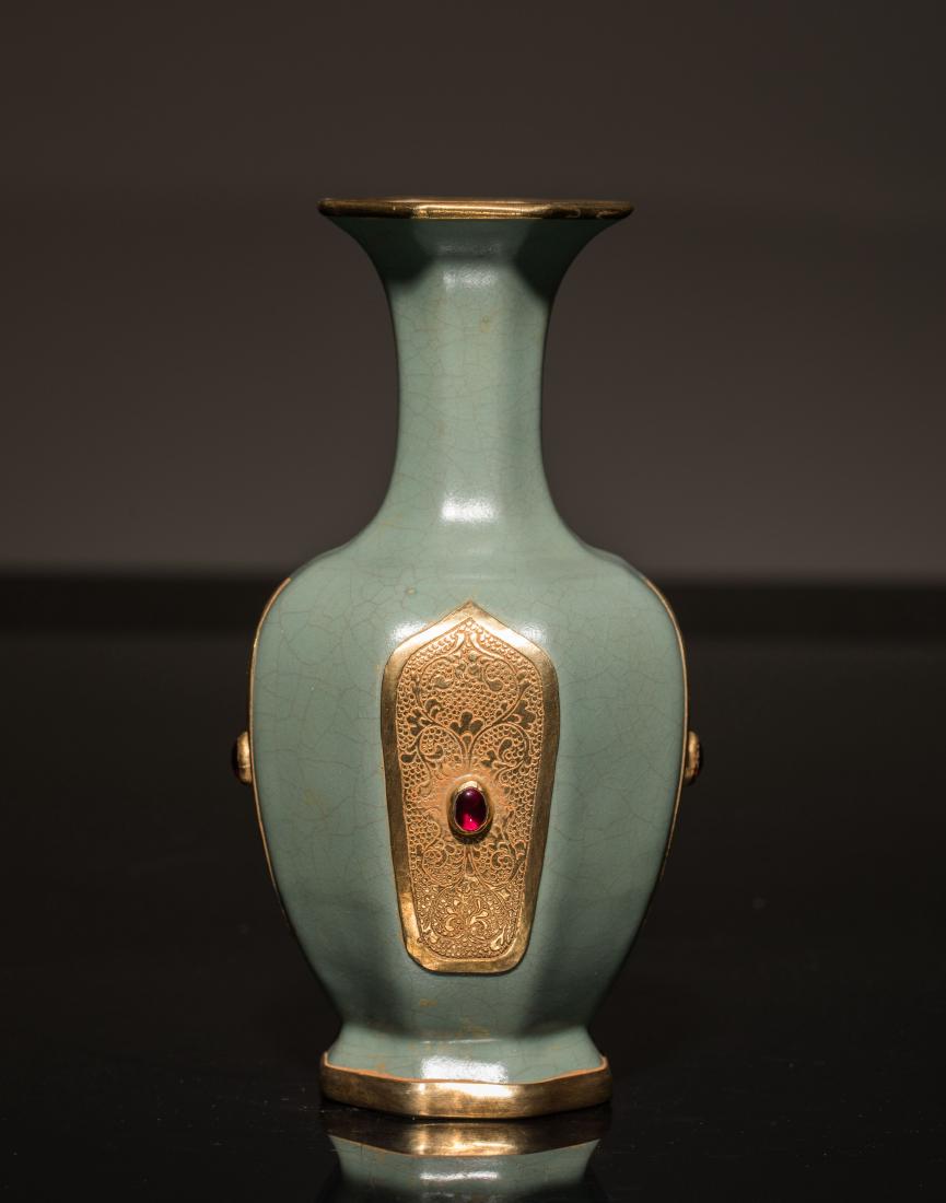 Antique Rare Celadon Vase Inlaid with Bronze Chip (1 of 10)