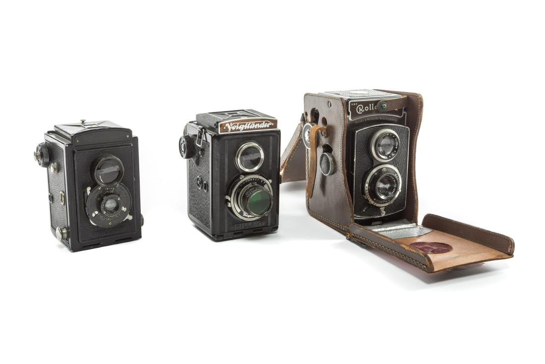 Group of Antique Cameras (1 of 11)