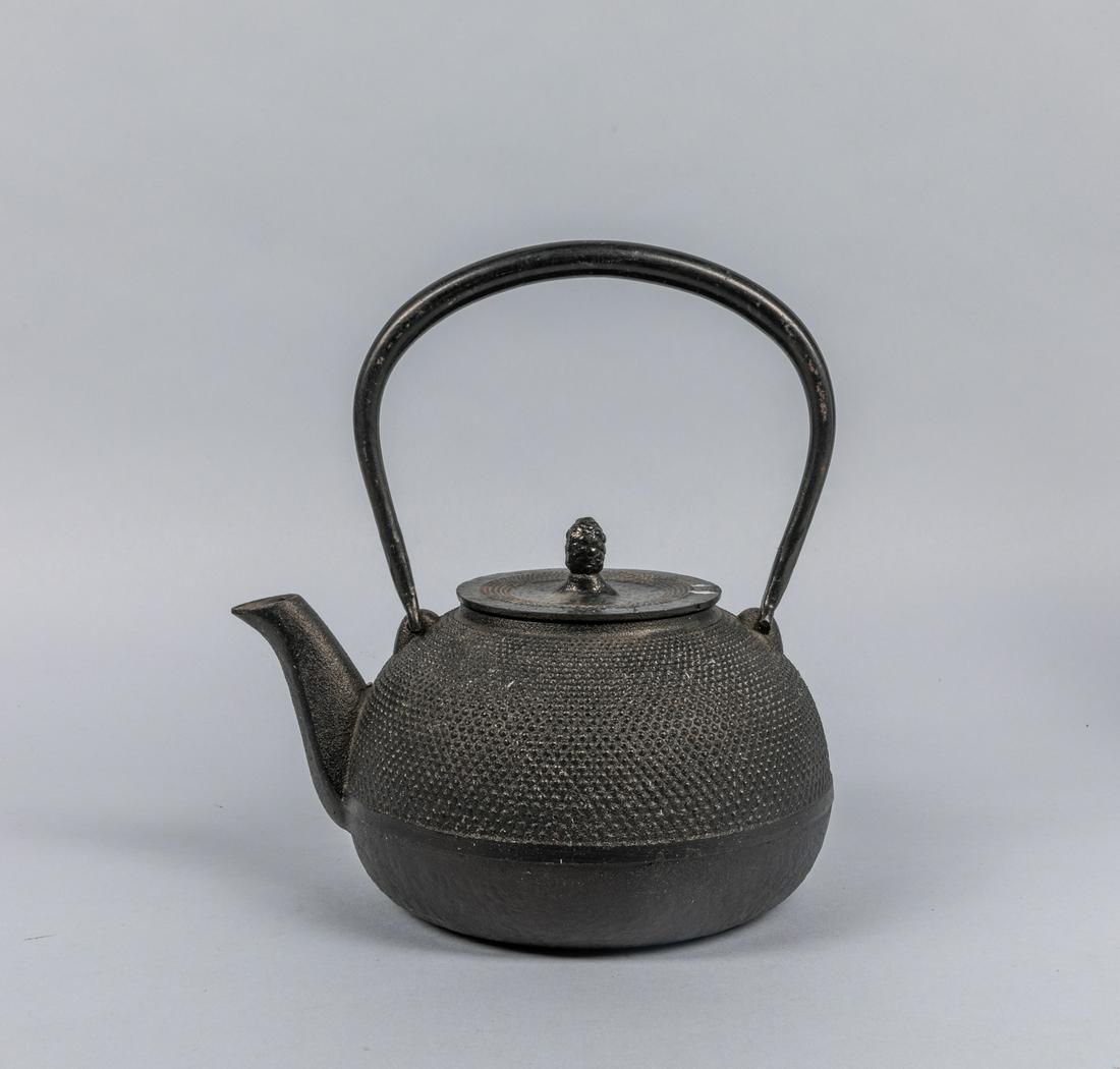 Japanese Vintage Iron Teapot: Japanese vintage iron teapot. The estate of Matsushita, Huntington Beach, CA. 9.5*8.7 inch