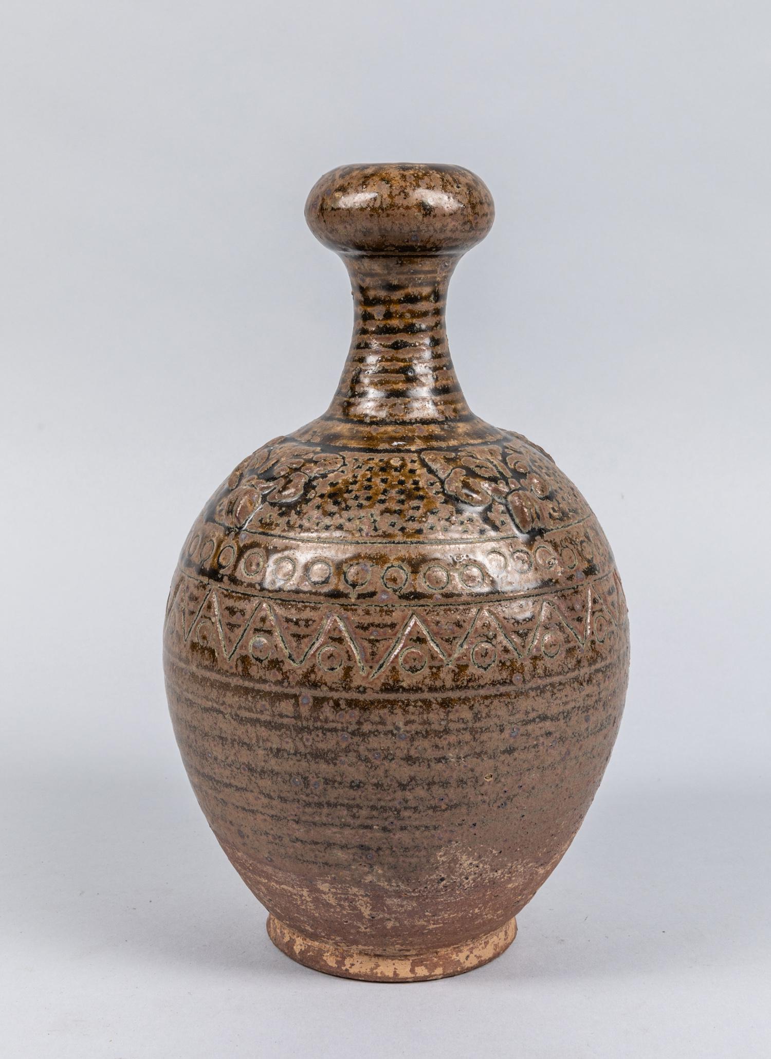 Korean Antique Porcelain Vase (1 of 5)