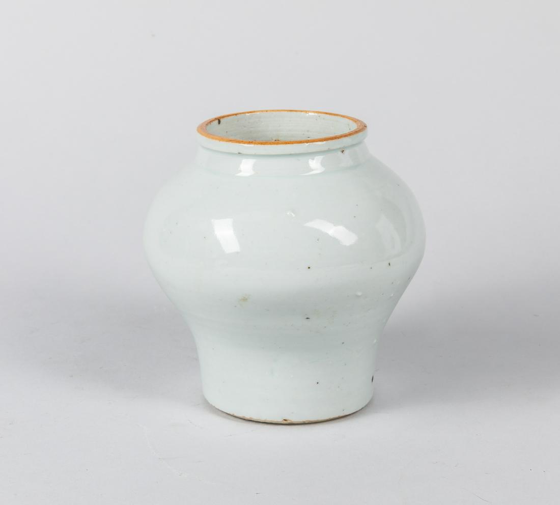 17-18th Korean Antique Cream Glazed Porcelain Jar: Korean antique cream glazed porcelain jar, minor chips. 5.25 inch H.