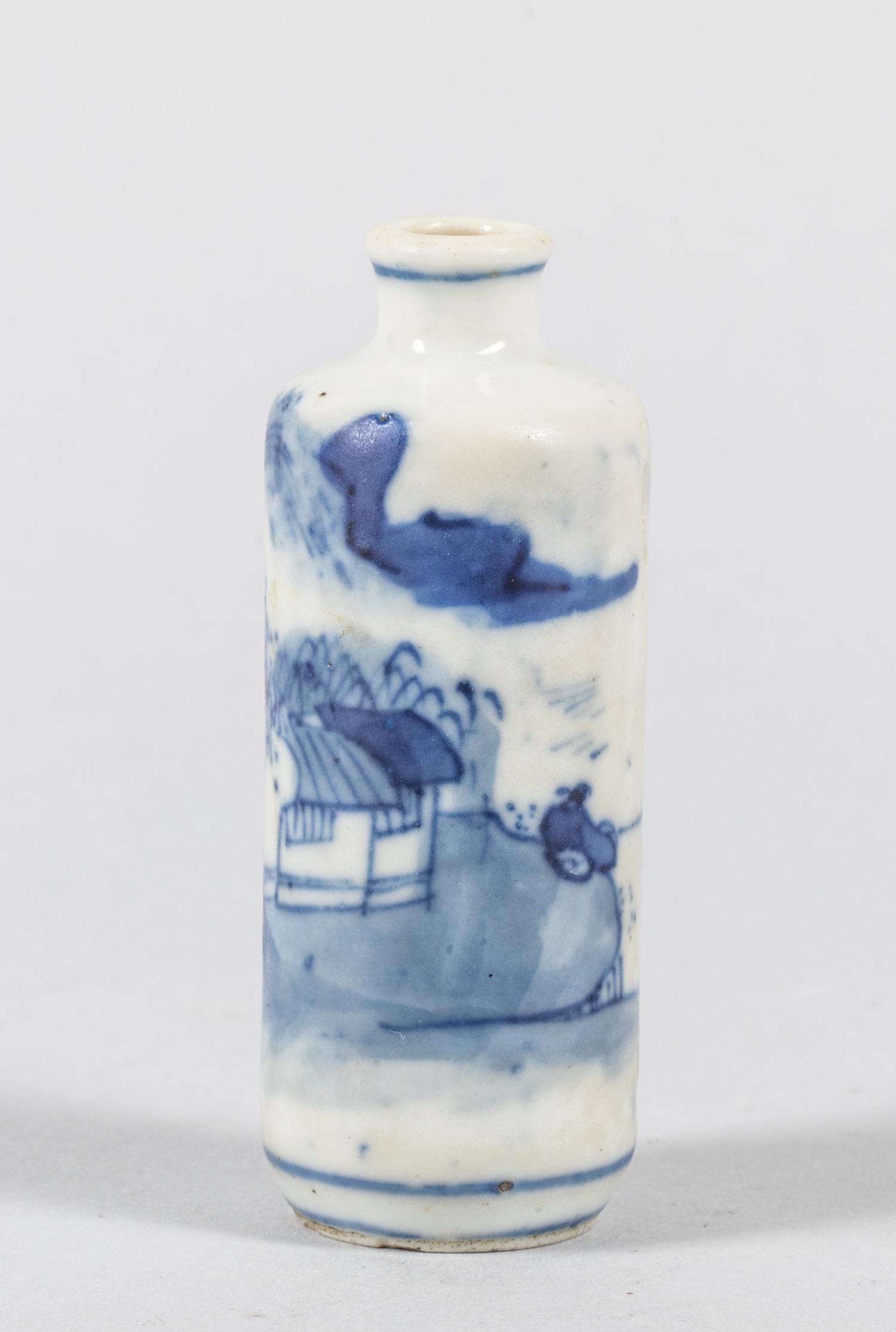 Chinese Antique Blue&White Porcelain Snuff Bottle: Chinese hand painted porcelain cylindrical snuff bottles. 3 inch H.