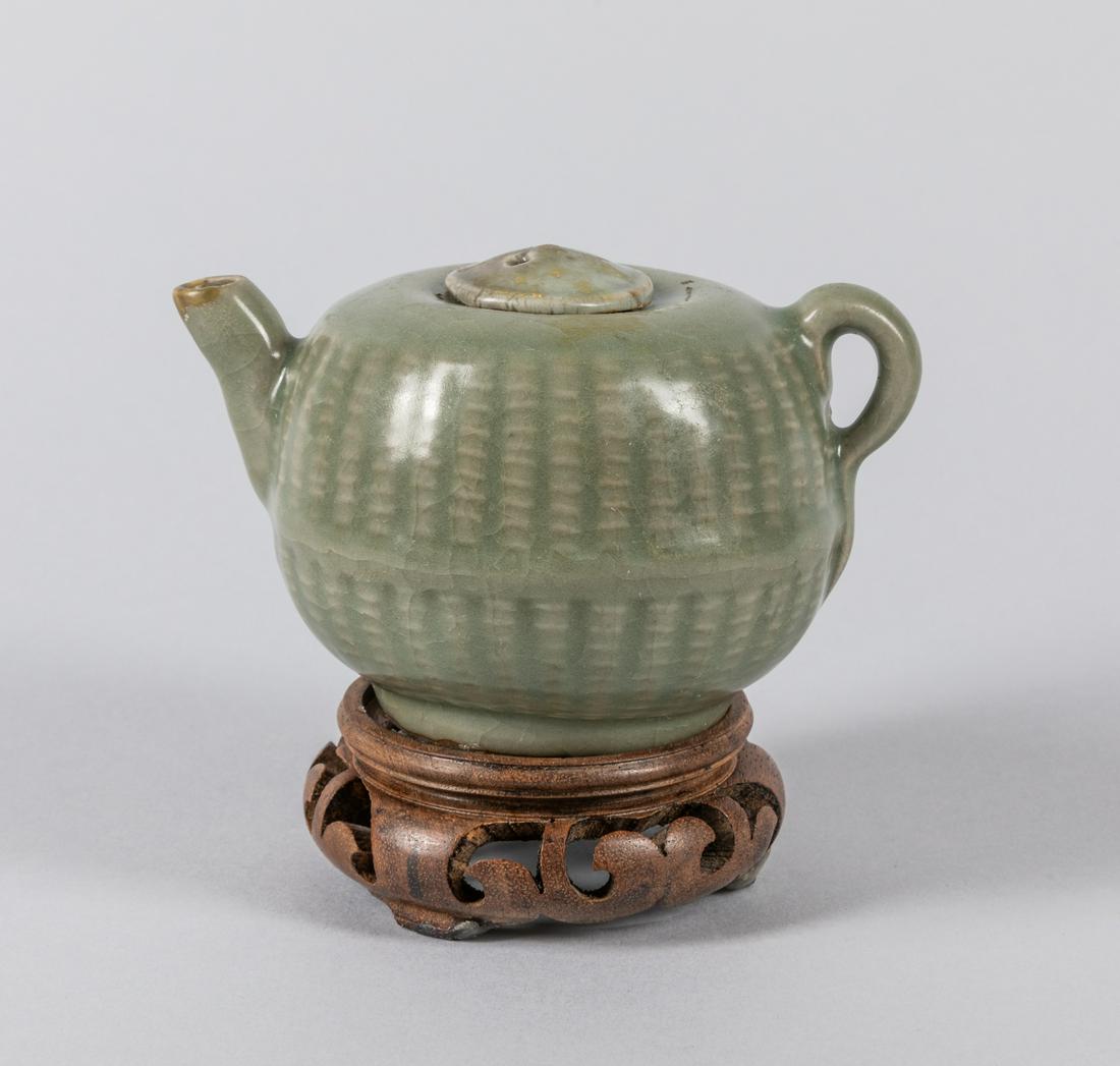 Korean Joseon Celadon Glazed Porcelain Covered Ewe: Korean Ewe/water pot, with wood stand. 3.75 inch H. (with stand); 5 inch L.