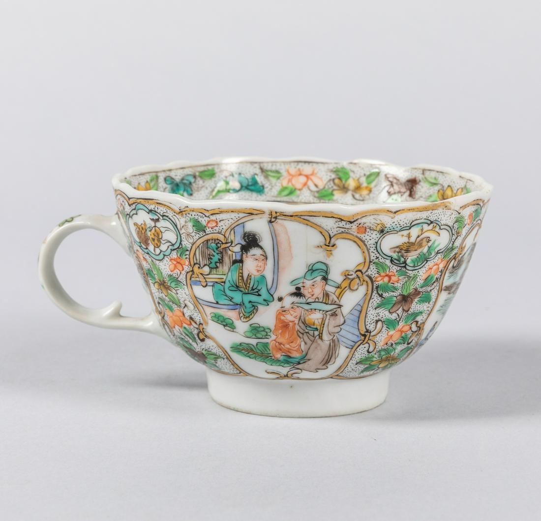 Chinese Antique Wucai Porcelain Tea Cup: Chinese antique wucai porcelain teacup. 4.3*2.2 inch