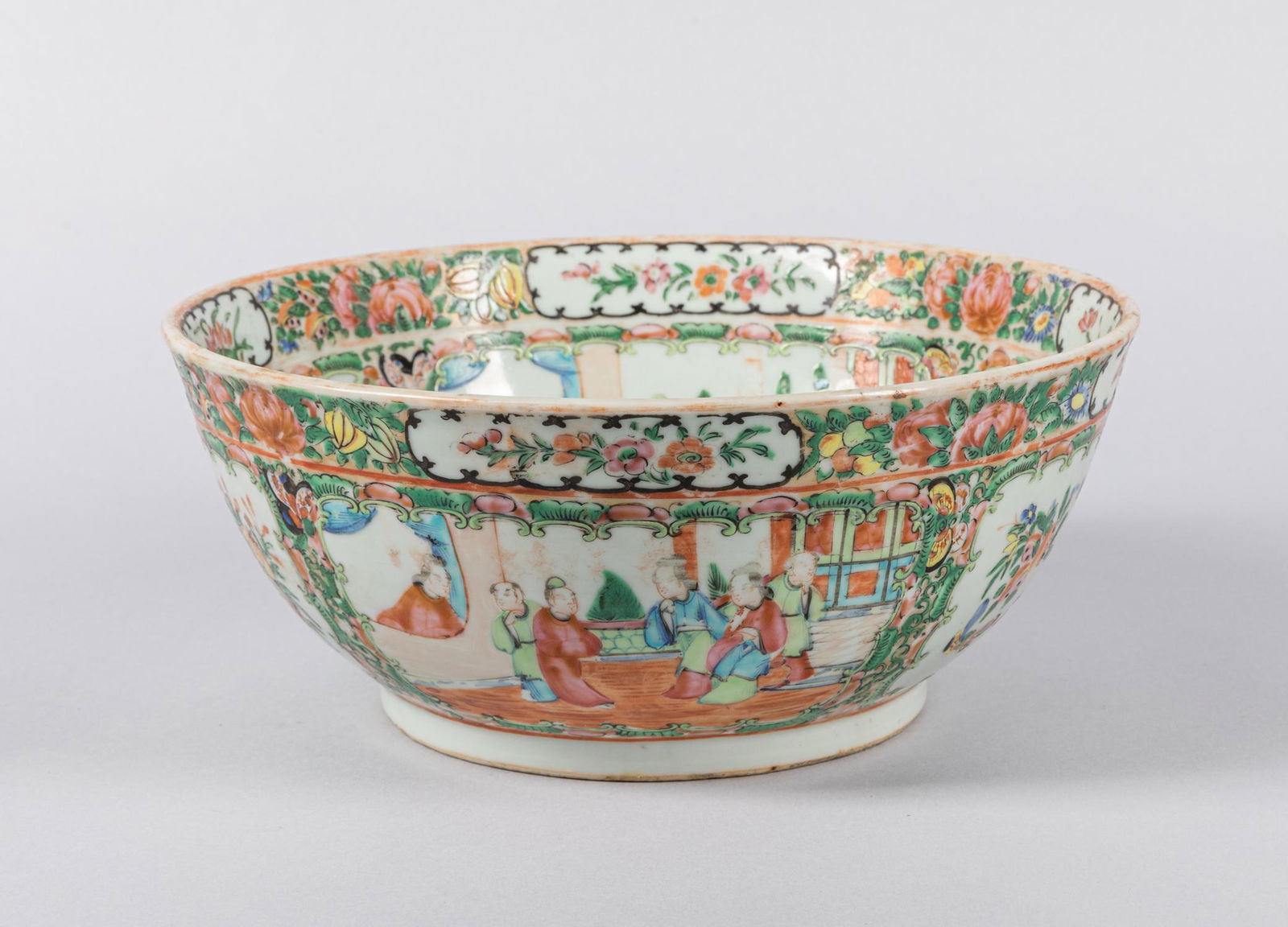 19th Large Chinese Antique Famille Rose Porcelain Bowl: 19th large Chinese antique famille rose porcelain bowl. 10.8*4.6 inch
