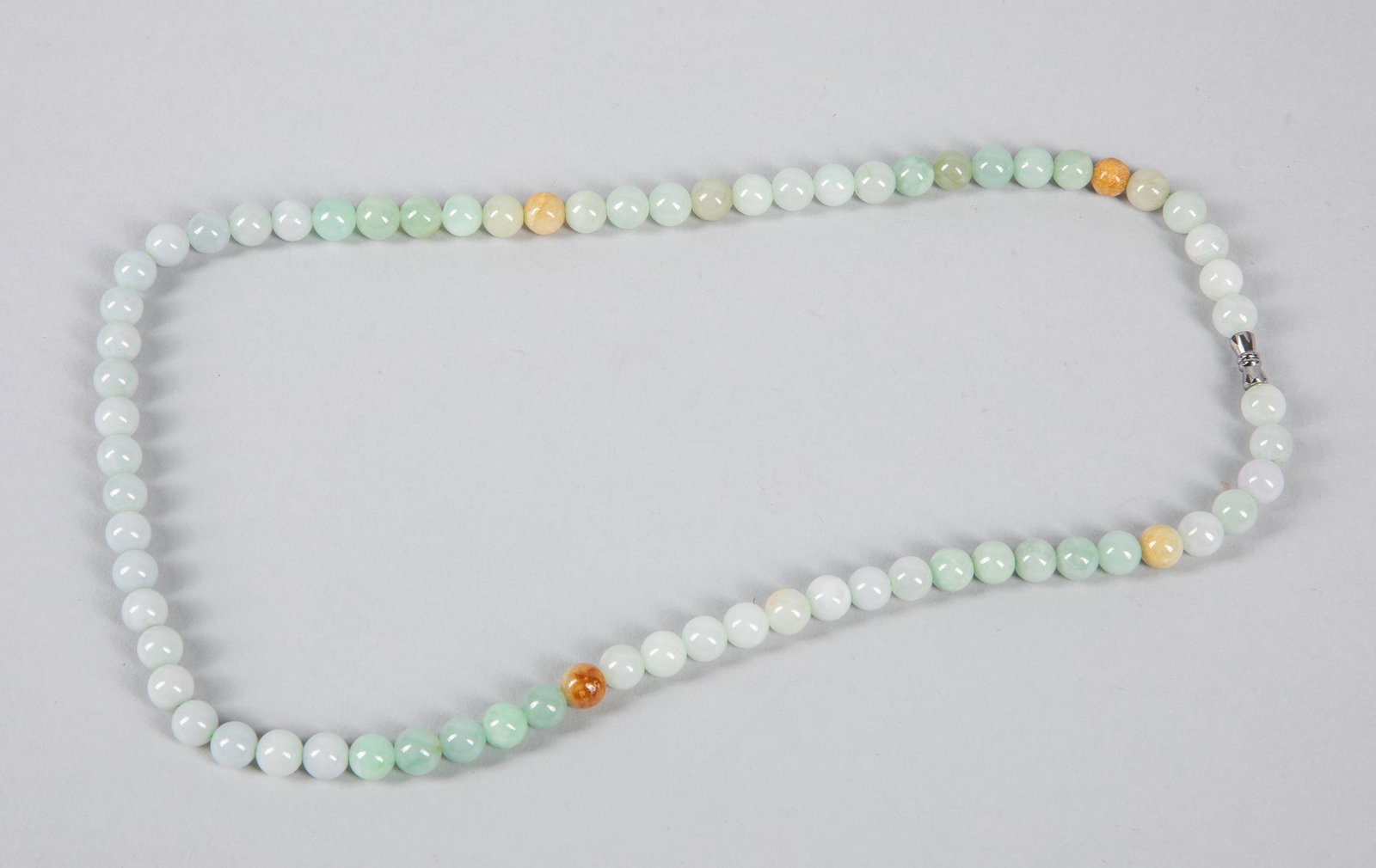 Chinese Export Jade Jadeite Stone Necklace: 10.5 inch L.