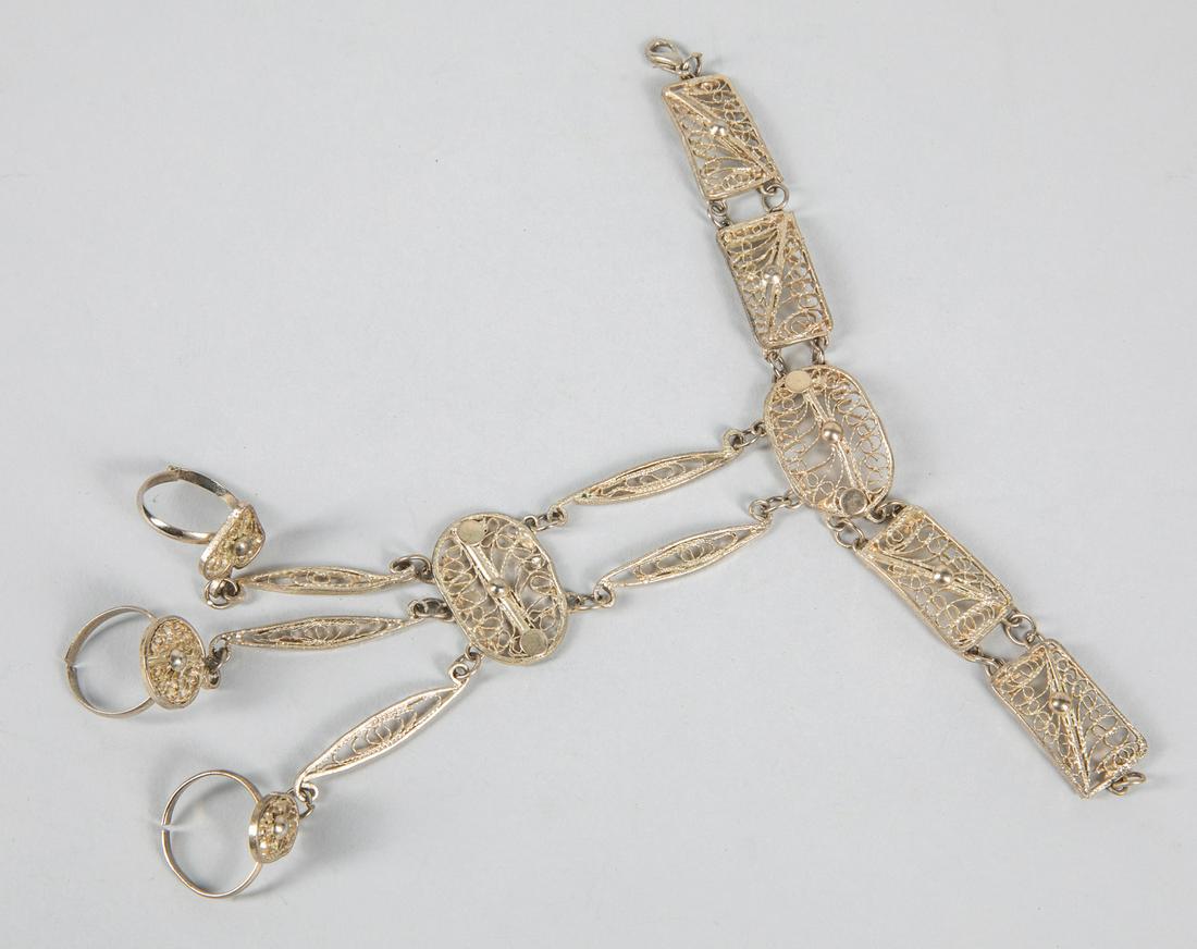 Important Designed 800 Silver Slave Bracelet & Rings: Approximately 6-7 inch. 1.34 oz W.