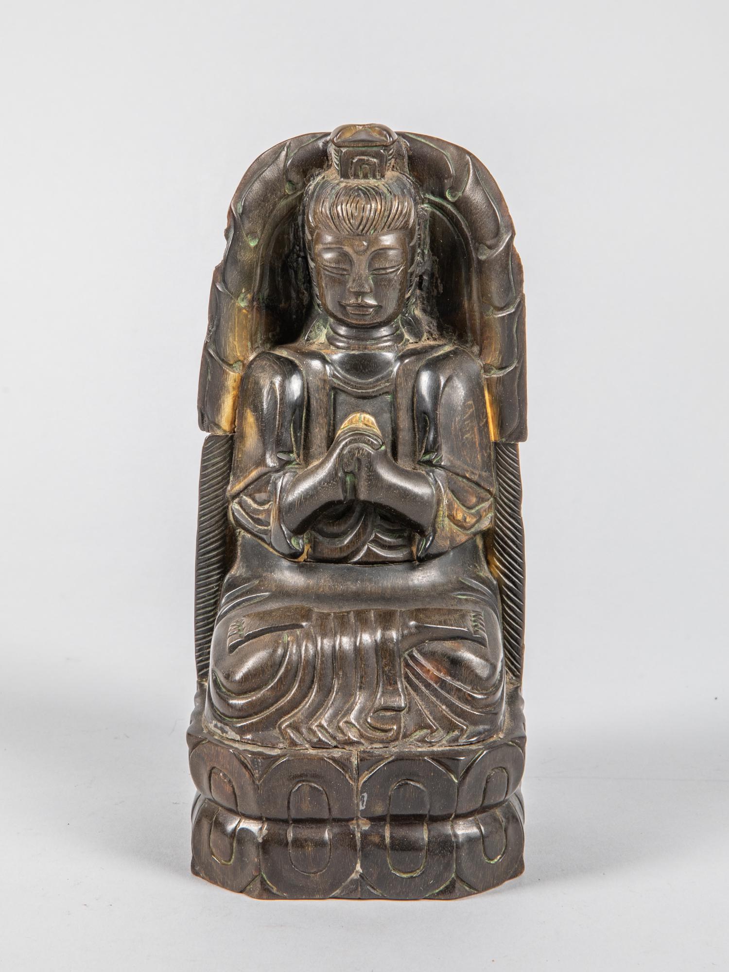 Chinese OX-Horn Carved Guanyin: Tall Chinese carved horn Guanyin figure, 7 inch H; 3.25 inch W.