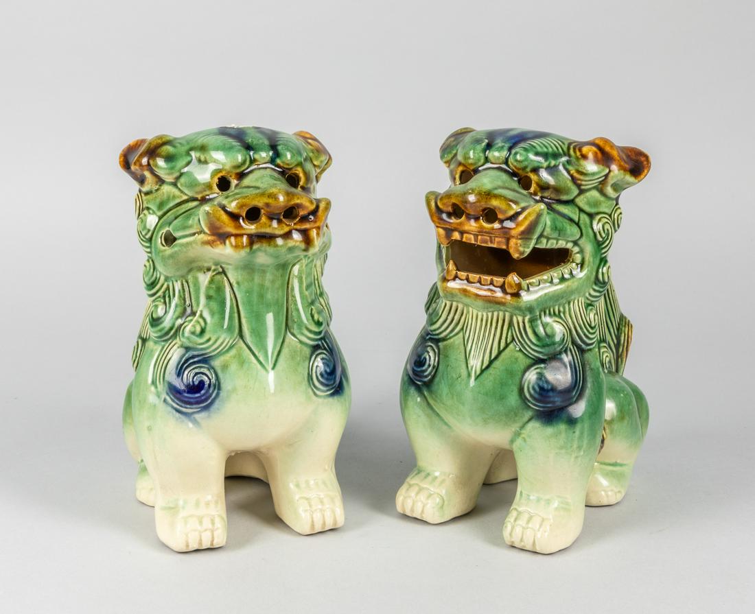 Pairs Japanese Glazed Porcelain Foo Dogs: Pairs of Japanese old glazed porcelain foo dog. 7.25 inch H; 4 inch W.